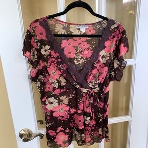 Beautiful pink and brown top with lace size 1X